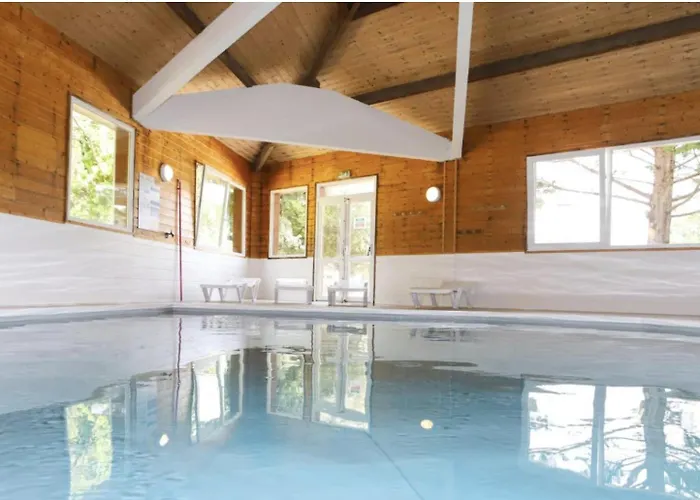 Holiday home Maisonnette Avec Piscine: Cozy Beachside Retreat *