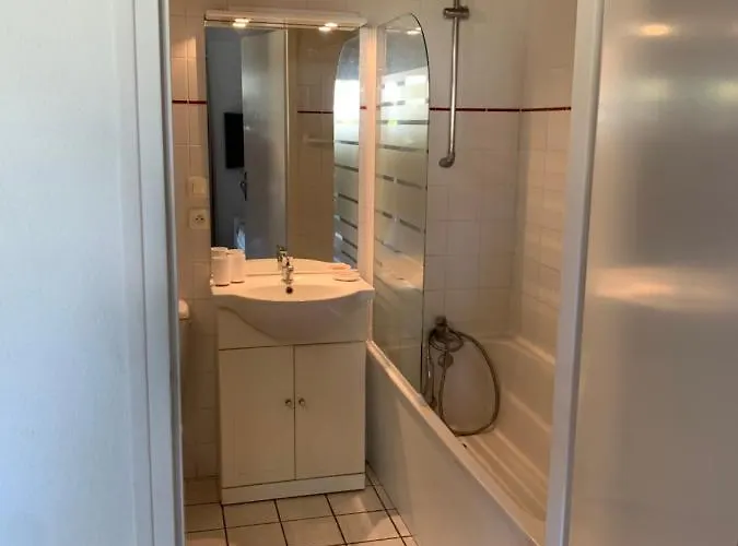 Maisonnette La Coti H5 Avec Piscine Interieure Chauffee, Acces Plage A Pied Holiday home *